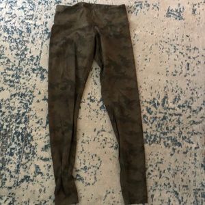 lululemon athletica Pants - Lululemon size 6 luxtreme camo legging lululemon athletica Pants - Lululemon size 6 luxtreme camo legging